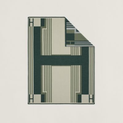 ホームテキスタイル：プレード、クッション、カシミヤ | Hermès